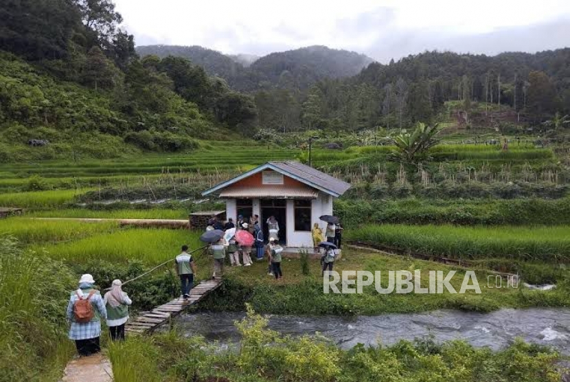 Memupuk Kopi, Memanen Energi di Tapal Batas Bandung Barat