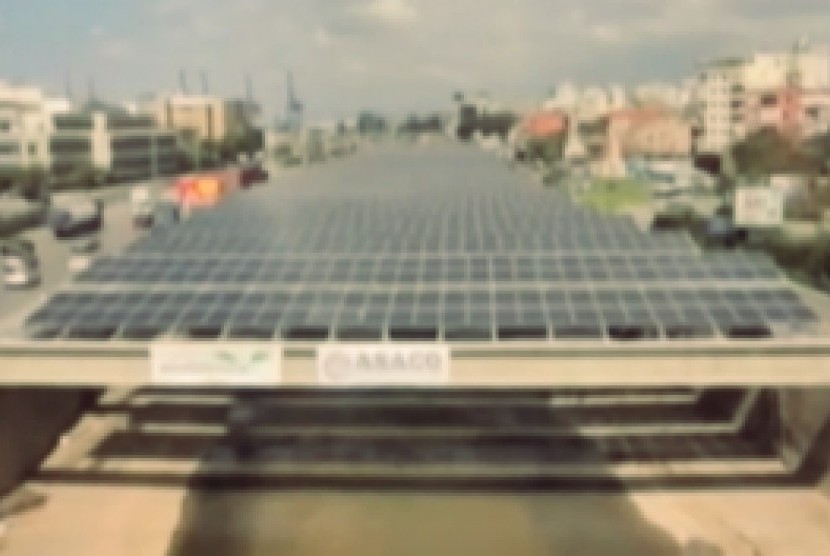 Pembangkit listrik tenaga surya (Ilustrasi)