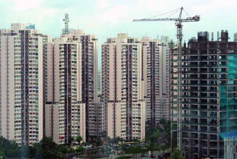 Pembangunan blok apartemen di Jakarta.