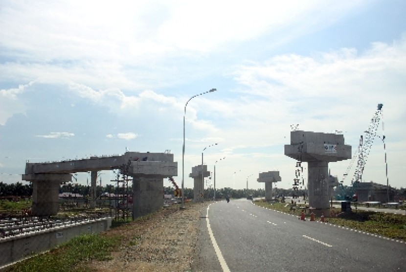 Pembangunan jalan tol