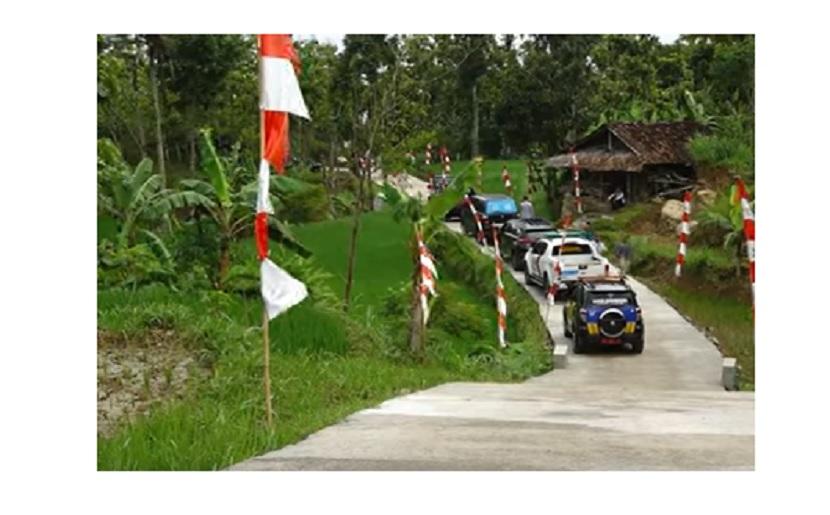 Pembangunan jalan yang menjadi penghubung Dusun Gambarsari, Desa Jurang Jero, Kecamatan Ngawen-Ketolo dengan Kecamatan Gedangsari. 