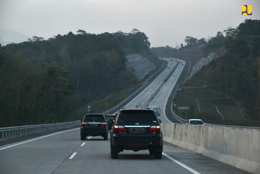 Pembangunan Konstruksi ruas Tol Salatiga-Kartasura yang merupakan bagian  dari Tol Semarang-Solo ditargetkan rampung November 2018.