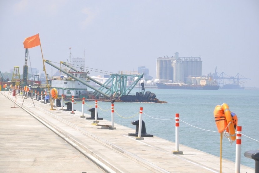 Pembangunan Makassar New Port tahap pertama (1-A) saat ini sudah mencapai 99 persen penyelesaiannya. Diperkirakan akhir Maret 2019, Makassar New Port tahap pertama akan selesai.