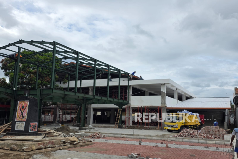 Pembangunan parkir pasar Godean, Sleman.