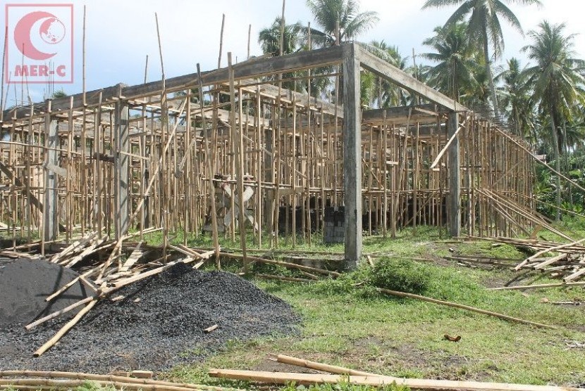 Pembangunan Rumah Sakit Galela, di Halmahera Utara, Maluku Utara.