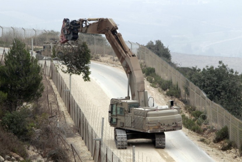 Pembangunan tembok batas Israel-Lebanon