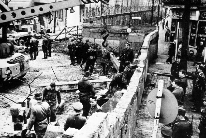 Pembangunan Tembok Berlin pada 1961 