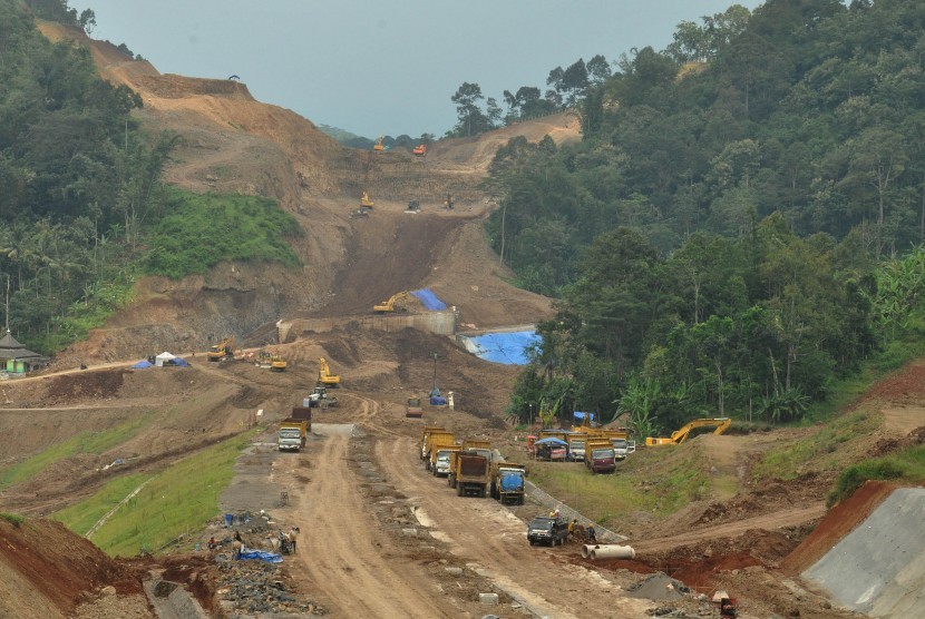 Pembangunan tol Bawen-Salatiga.