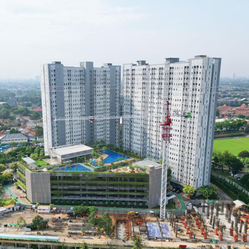 Pembangunan Tower C Apartemen Emerald Bintaro, Kota Tangerang Selatan.