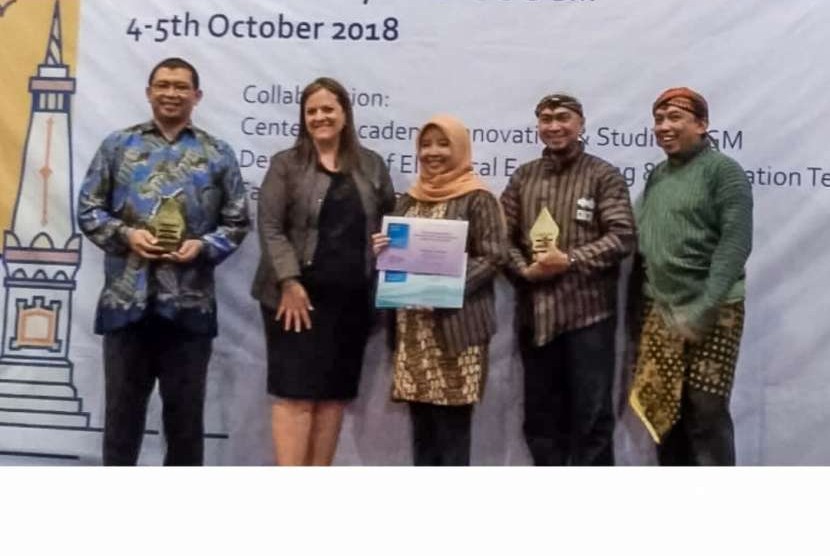Pemberian penghargaan Cisco Indonesia Networking Academy Conference 2018 kepada CNA Universitas Amikom Yogyakarta di University Club. 