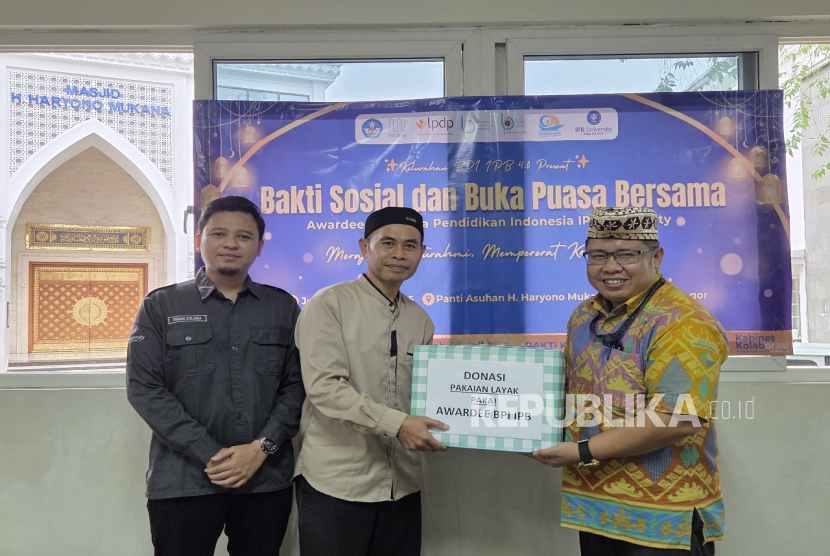 Pemberian santuan BPI ke panti asuhan Haji Haryono di Bogor, 