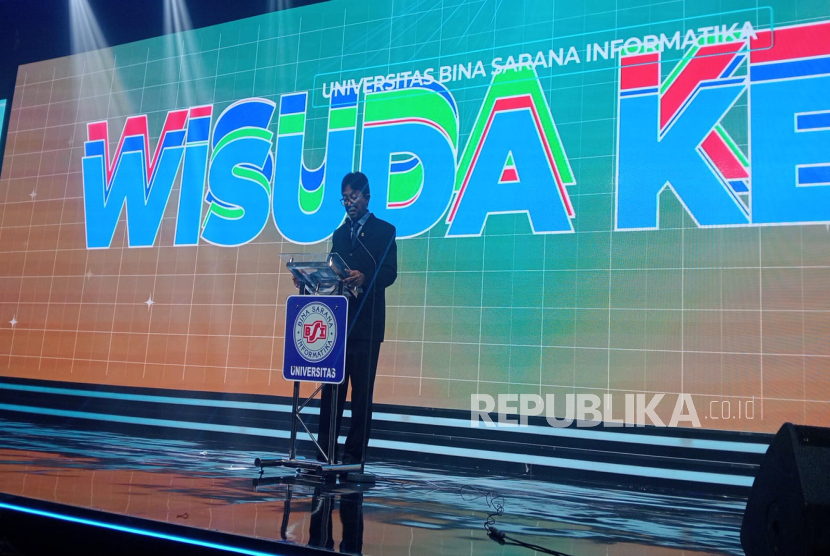 UBSI Gelar Wisuda ke-62, Tegaskan Komitmen Bangun Generasi Digital