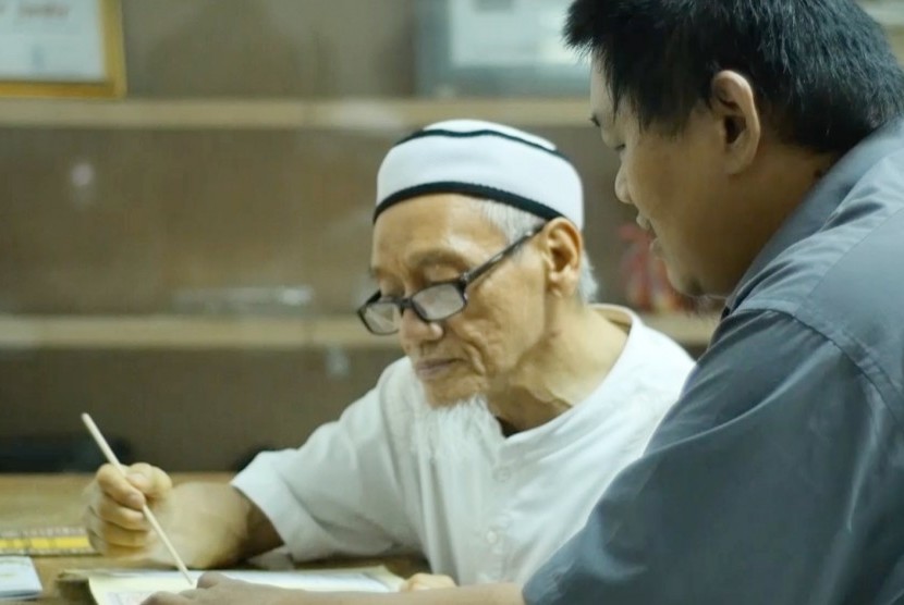 Pembinaan mualaf di Masjid Lautze, Jakarta Pusat