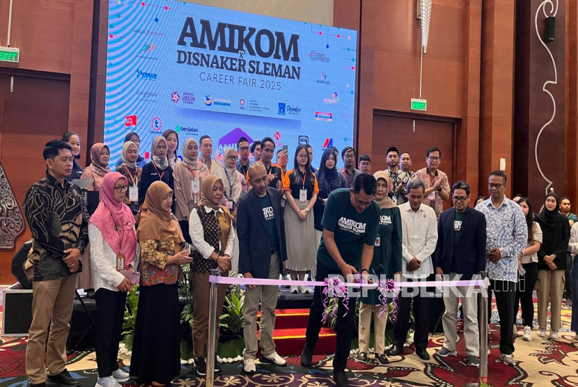 Pembukaan acara Career Fair Amikom x Disnaker Sleman 2025, Rabu (16/7/2025).