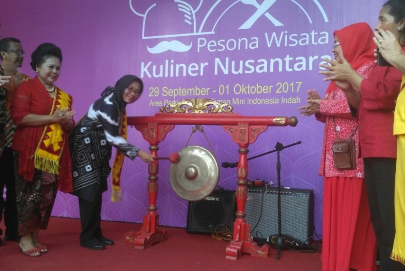 Pembukaan acara Pesona Wisata Kuliner Nusantara (PWKN) 2017 di kawasan Taman Mini Indonesia Indah (TMII) Jakarta-Timur Jumat (29/9).