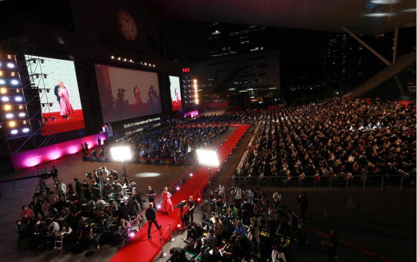 Pembukaan Festival Film Internasional Busan 2021 pada Rabu (6/10) waktu setempat. 