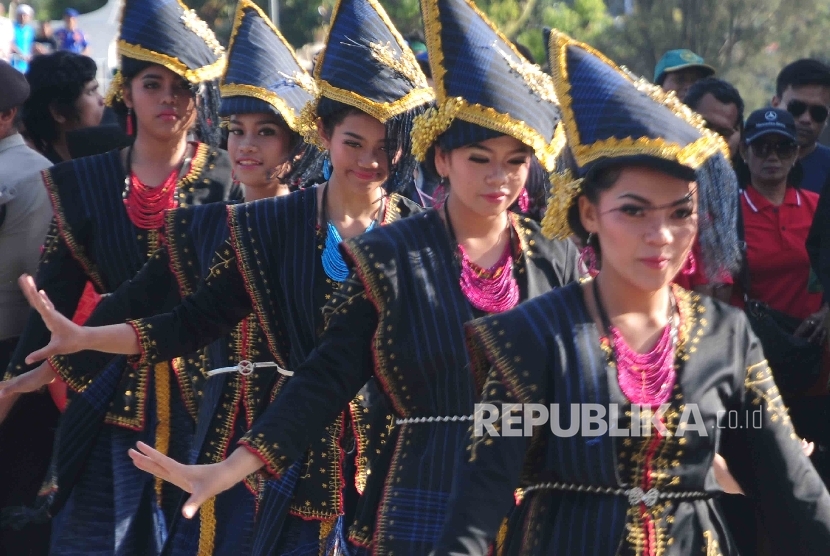 Pembukaan Karnaval Danau Toba 2016.