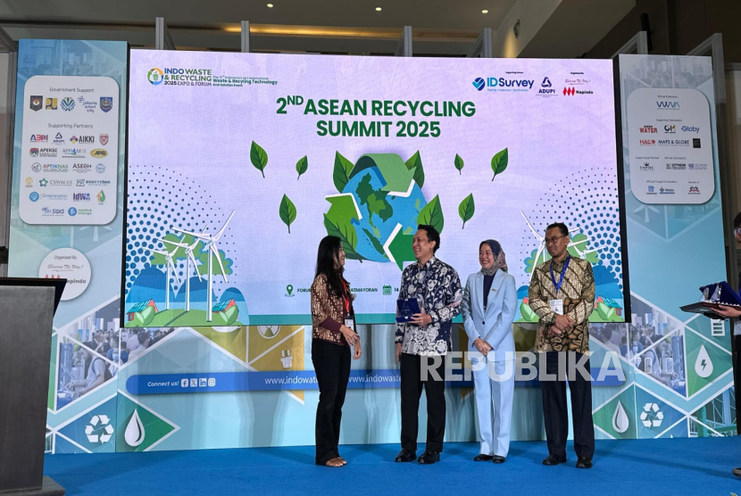 pembukaan kegiatan 2nd ASEAN Recycling Summit 2025, Kamis (14/8/2025).