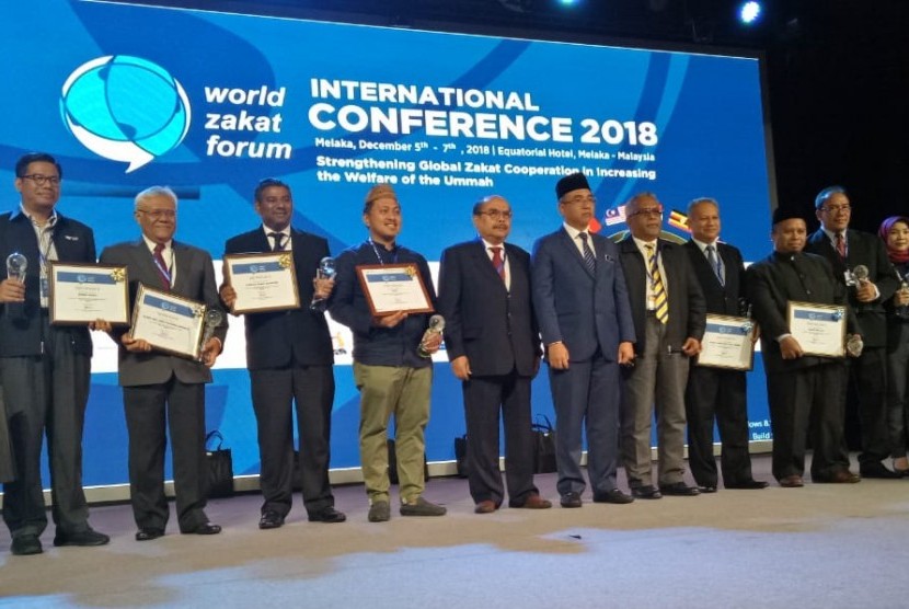 Pembukaan konferensi Forum Zakat Dunia, di Melaka, Rabu (5/12).