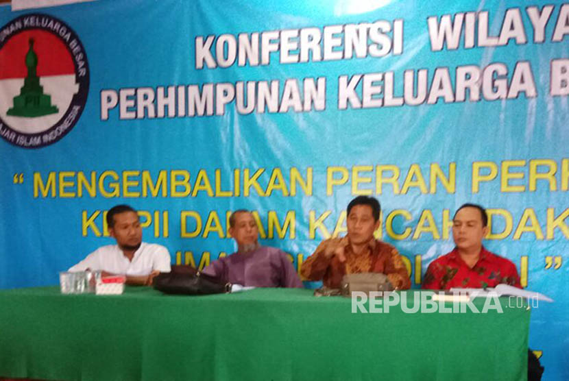  Pembukaan Konferensi Wilayah ke-4 Keluarga Besar Pelajar Islam Indonesia (KB PII) Bali. 