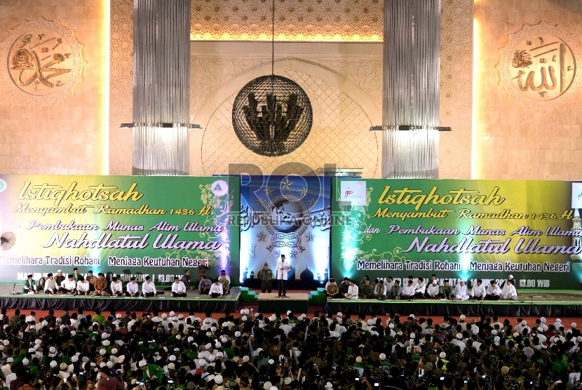 Pembukaan Munas Alim Ulama NU. Presiden Joko Widodo memberikan paparan saat pembukaan Musyawarah Nasional (Munas) Alim Ulama Nahdlatul Ulama di Masjid Istiqlal, Jakarta, Ahad (14/6). 