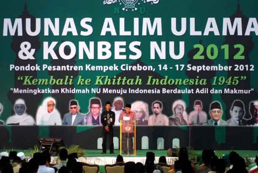 Pembukaan Munas dan Konferensi Besar NU 2012 di Pesantren Kempek, Palimanan, Cirebon,Sabtu (15/9).
