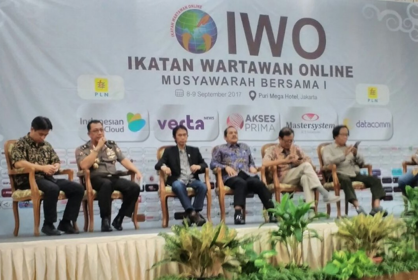 Pembukaan musyawarah bersama Ikatan Wartawan Online, Jumat (8/9).