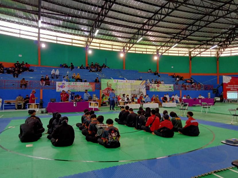 Pembukaan Sukabumi Sports Tournamen pencak silat dan panjat dinding di GOR Suryakencana Kota Sukabumi, Senin (29/11).