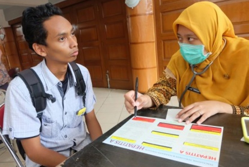 Pemeriksaan hepatitis di Bogor, Jumat (11/12)