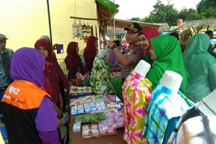 Pemerintah Kabupaten Gunung Kidul menggelar pameran di balai Desa Ngestirejo, Kecamatan Tanjungsari.
