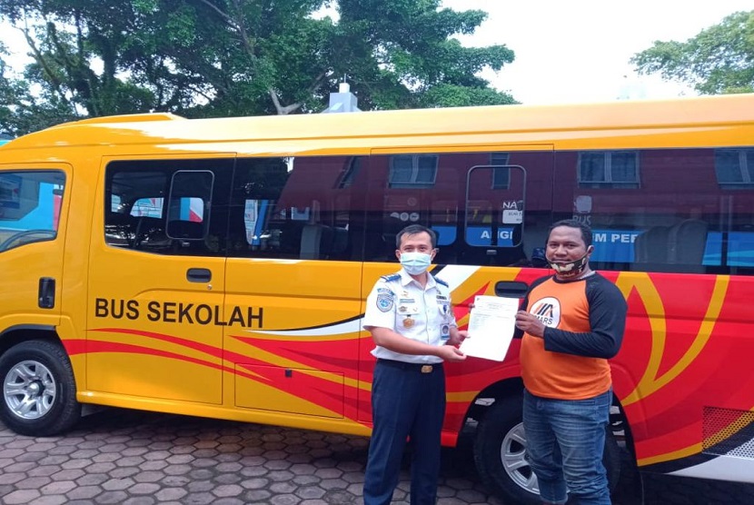 Pemerintah Kabupaten Musi Banyuasin, Sumatra Selatan mendapatkan bantuan satu unit bus sekolah dari Kementerian Perhubungan (Kemenhub) RI yang akan digunakan untuk mengangkut pelajar dengan rute Simpang Teladan-Terminal Randik Kota Sekayu.