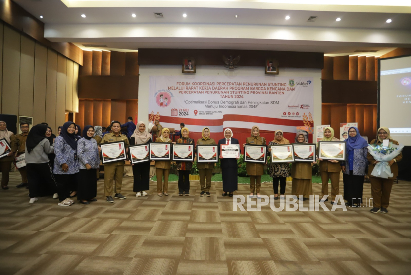 Pemerintah Kabupaten (Pemkab) Serang berhasil memborong sembilan penghargaan dari Perwakilan Badan Kependudukan dan Keluarga Berencana Nasional (BKKBN) Provinsi Banten. 