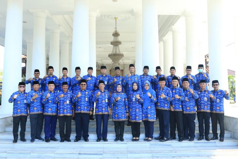 Pemerintah Kabupaten (Pemkab) Serang memperingati hari ulang tahun (HUT) Korps Pegawai Republik Indonesia (Korpri) ke-51 di halaman Pendopo Bupati Serang, Selasa (29/11/2022). 