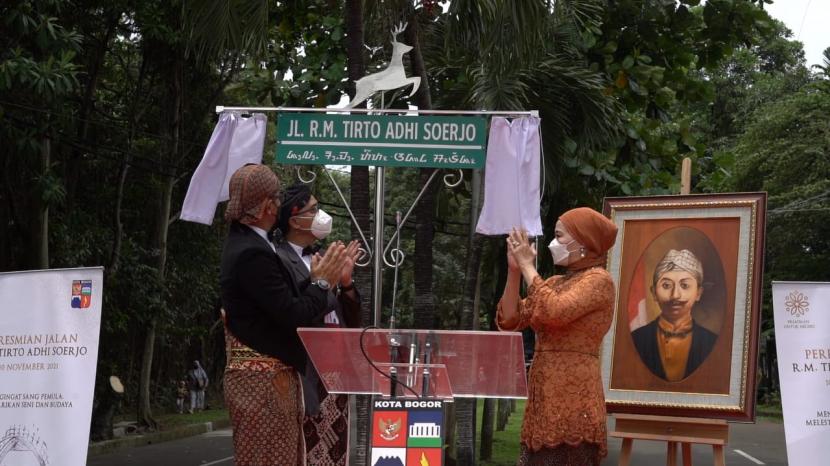 Pemerintah Kota Bogor resmi mengganti nama Jalan Kesehatan menjadi Jalan R.M. Tirto Adhi Soerjo pada Rabu (10/11).