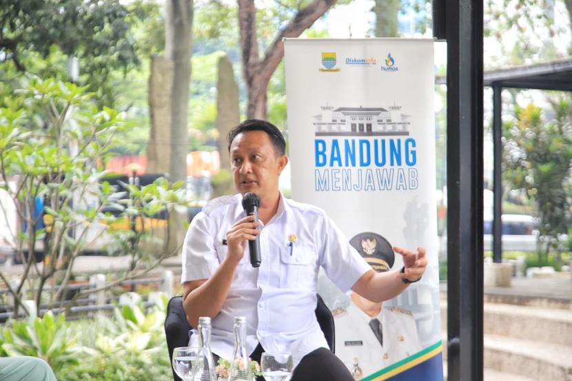 Pemerintah Kota (Pemkot) Bandung terus mengembangkan smart city di Kota Bandung. Salah satu kegiatan yang akan dilakukan dalam jangka waktu dekat yaitu Bandung Connecticity pada Jumat (16/12/2022) nanti di Trans Luxury Hotel.