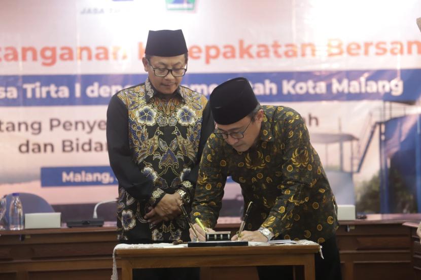 Pemerintah Kota (Pemkot) Malang dengan Perum Jasa Tirta I di Malang melakukan penandatanganan kerja sama untuk Instalasi pengolahan air permukaan atau Water Treatment Plant (WTP). 