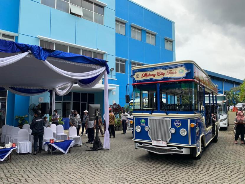 Pemerintah Kota (Pemkot) Malang mengenalkan bus Malang City Tour (Macito) dengan desain baru, Jumat (31/12). 