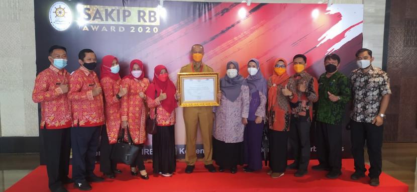 Pemerintah Kota Sukabumi menjadi salah satu yang terbaik dalam akuntabilitas kinerja tahun 2020. Hal ini dikarenakan Pemkot Sukabumi menerima penghargaan dalam Laporan Hasil Evaluasi Akuntabilitas Kinerja daei Kementerian Pendayagunaan Aparatur Negara dan Reformasi Birokrasi (Kemenpan-RB) di Birawa Assembly Hall, Hotel Bidakara, Jakarta, Kamis (22/4).