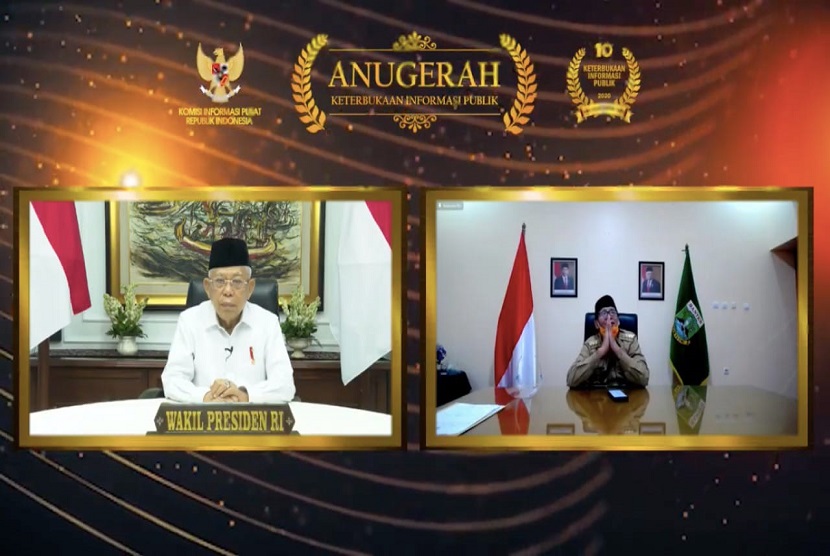 Pemerintah Provinsi Banten meraih Kategori Informatif pada Anugerah Keterbukaan Informasi Publik oleh Komisi Informasi Pusat Republik Indonesia Tahun 2020. Anugerah diterima oleh Gubernur Banten Wahidin Halim (WH) yang diserahkan secara virtual oleh Wakil Presiden Republik Indonesia KH Ma