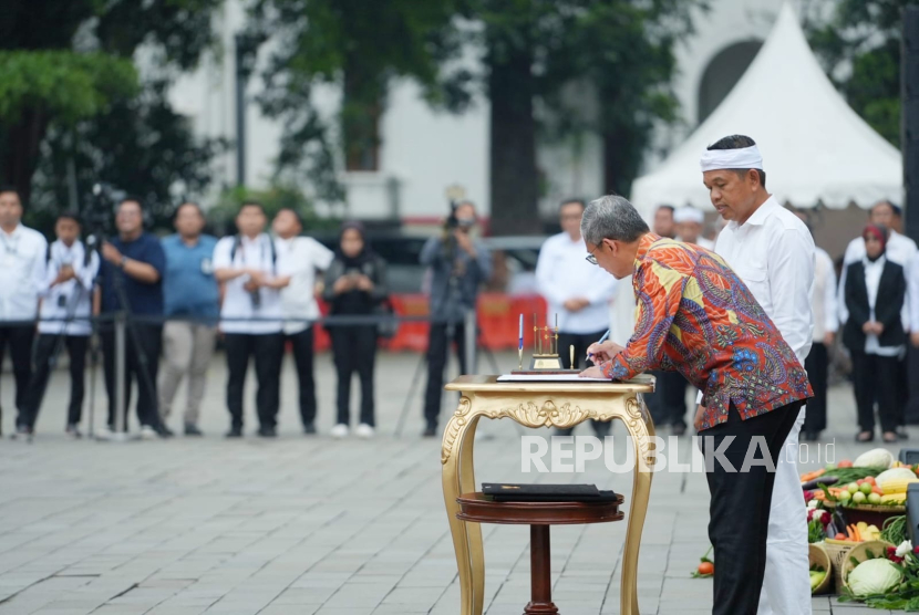 Pemerintah Provinsi Jawa Barat akan memanfaatkan aset lahan HGU milik PTPN I Regional 2 Kebun Rancabali, Kabupaten Bandung untuk pembangunana sarana Pendidikan. Kolaborasi itu tertuang dalam Perjanjian Kerja Sama (PKS) Pembangunan Unit Sekolah Baru (USB) di Jawa Barat yang diteken Pemprov Jawa Barat dan PTPN I Regional 2.