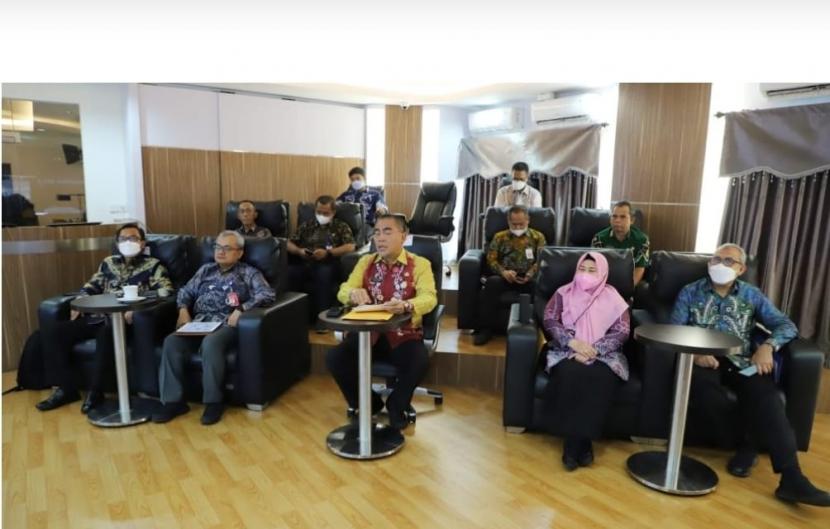 Pemerintah Provinsi Kalimantan Selatan menggelar Rapat koordinasi Pelaksanaan Pengendalian Inflasi se- Kalimantan Selatan yang digelar secara hybrid.