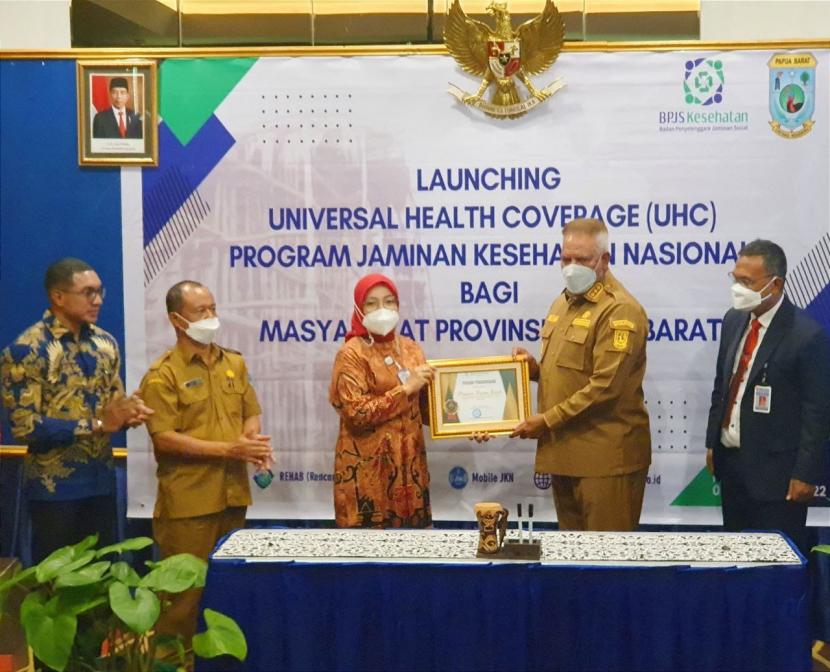Pemerintah Provinsi Papua Barat kembali menegaskan komitmennya dalam memastikan jaminan kesehatan kepada seluruh warganya melalui Program Jaminan Kesehatan Nasional (JKN). 