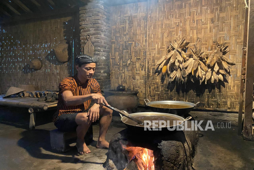 Pemilik Gubuk Kopi di Dusun Sendaren, Desa Karangrejo, Magelang, Jawa Tengah, Agus Prayitno.