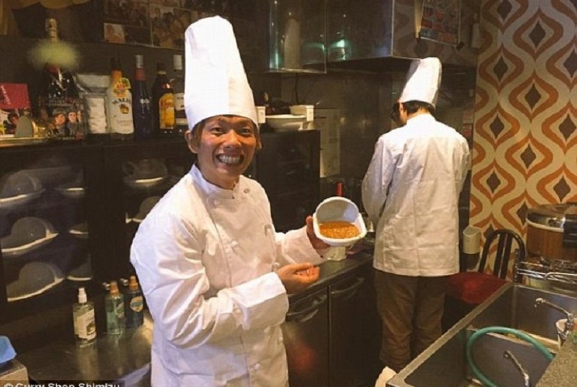 Pemilik resto, Ken Shimizu memiliki restoran yang memiliki rasa kotoran manusia