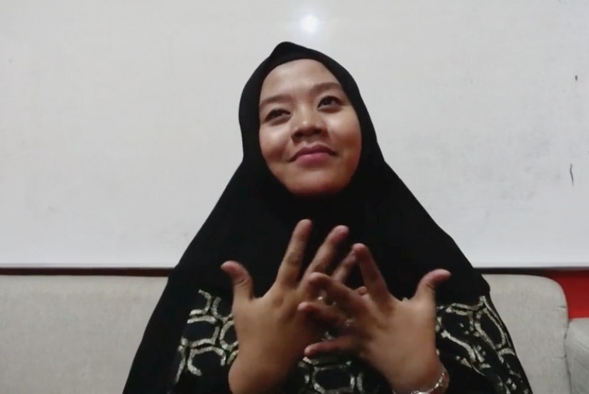 Pemilik Sekolah Dasar Islam Terpadu El Fawaz, Siti Devitra Ramanda