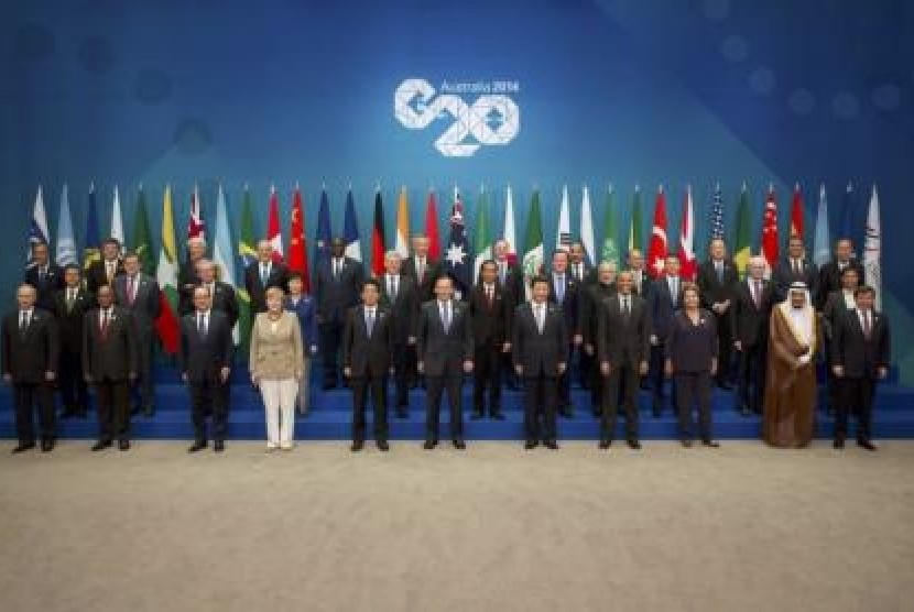 Pemimpin dunia berpose resmi untuk pertemuan G20 di Brisbane, Australia, Ahad (16/11).