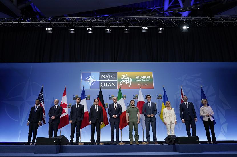 Pemimpin-pemimpin NATO memberi sinyal beragam mengenai kemungkinan membuka kantor di Jepang.