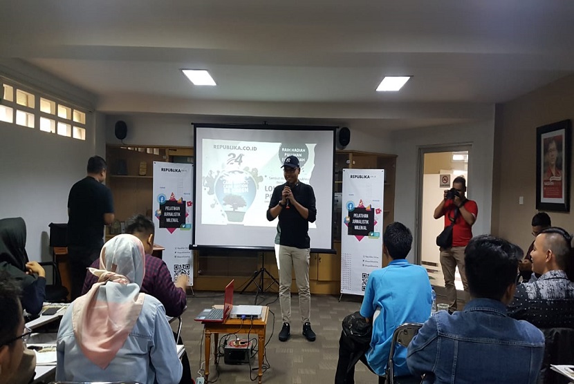 Pemimpin redaksi Harian Umum Republika Irfan Junaidi membuka Pelatihan Jurnalistik Milenial, Sabtu (10/8) 