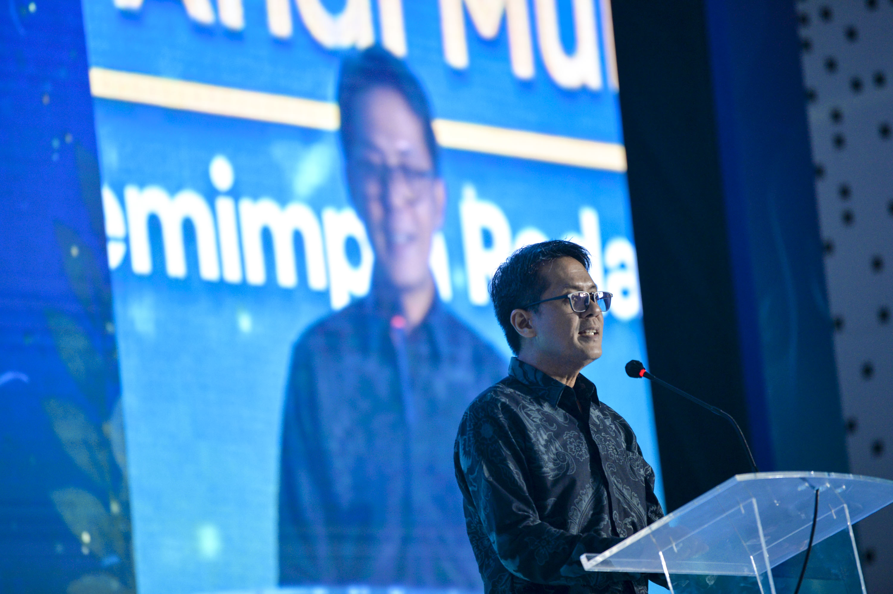 Pemimpin Redaksi Republika Andi Muhyiddin saat memberi sambutan di dalam forum Islamic Finance Dialogue 2025.