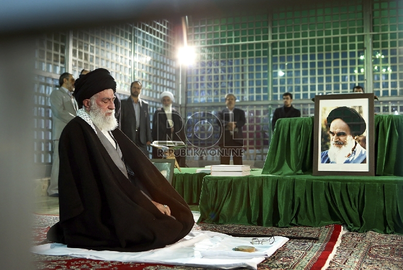 Pemimpin tertinggi Republik Islam, Ayatollah Ali Khamenei.